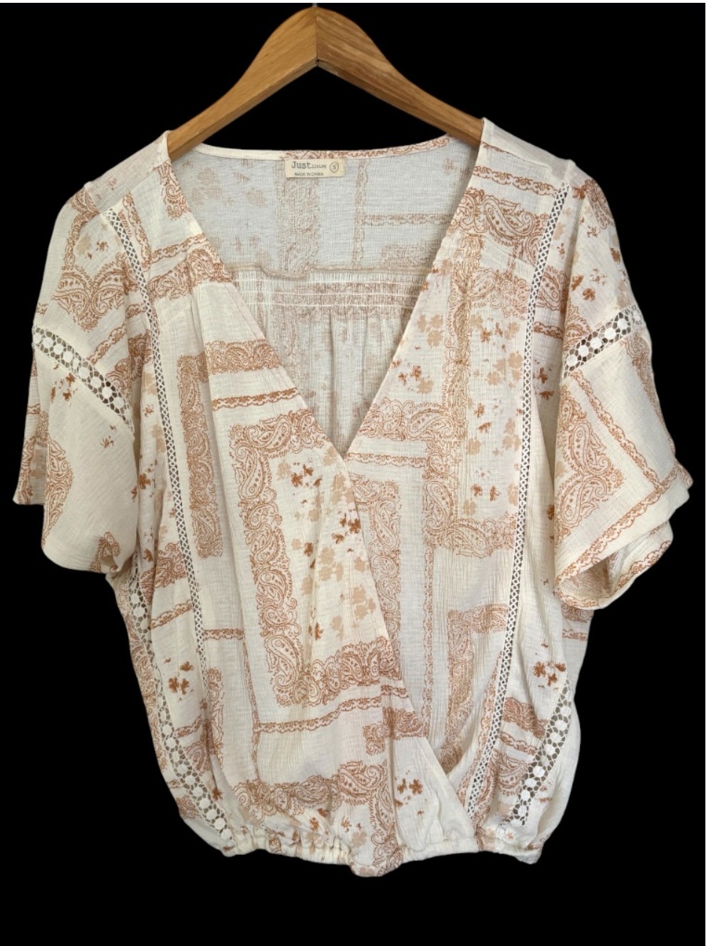 Just Living Cream and Brown Bandana-Print V-Neck Snap Short Sleeve Blouse EUC